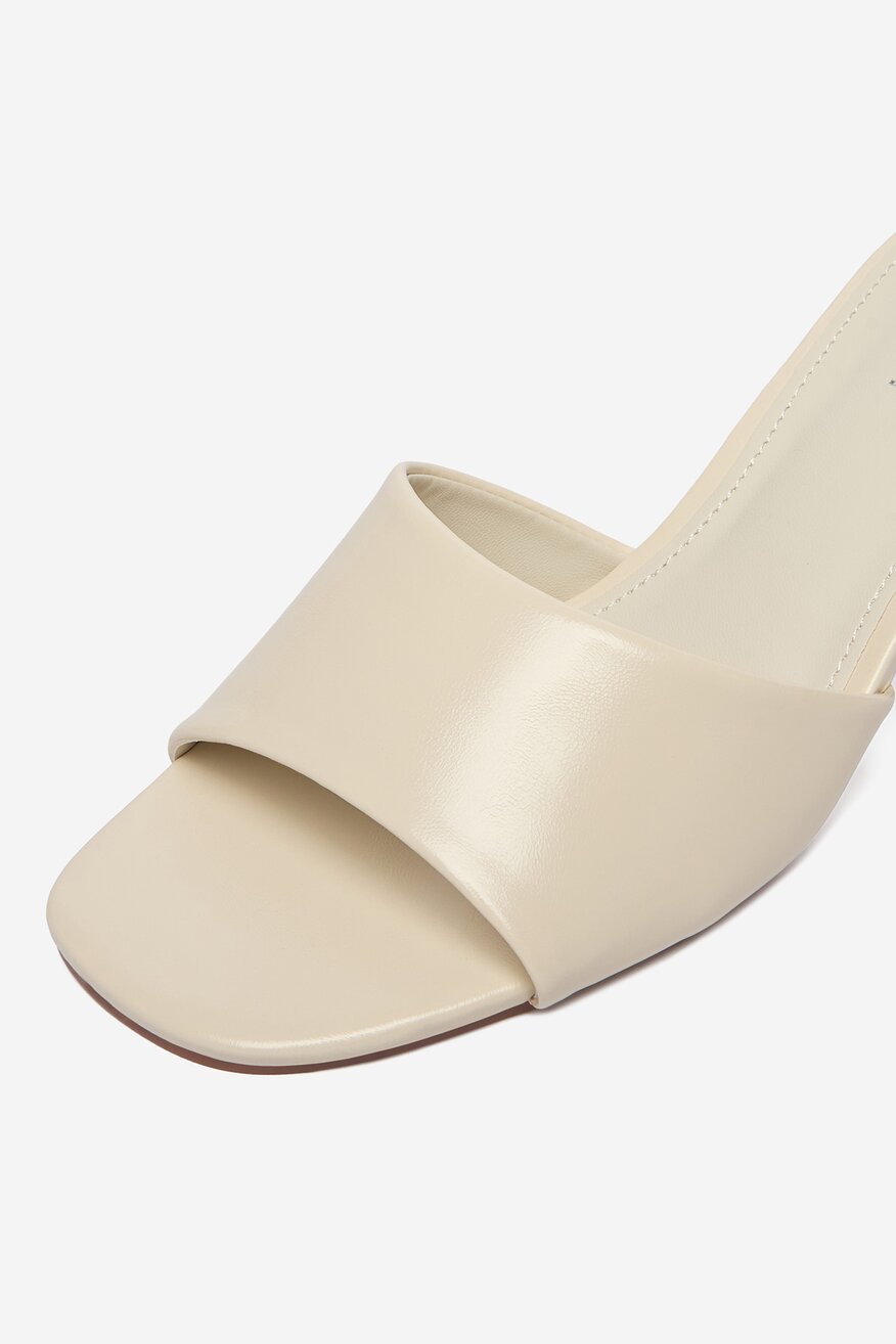 
                Jenny - Klapki - 5906751905548