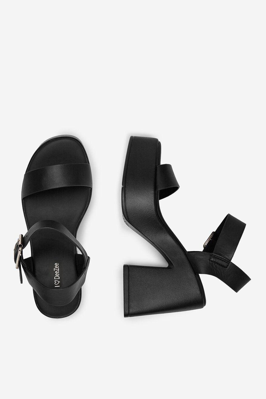 
                DeeZee - Sandały na słupku - 5906751070093