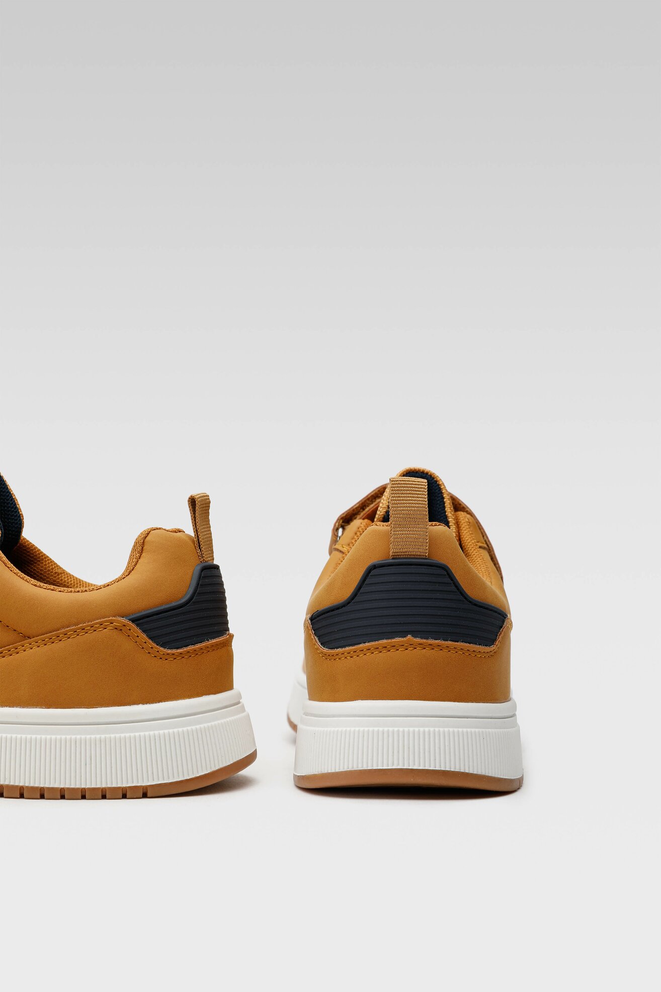 Obuwie sportowe Sprandi BP40-21619Z Camel