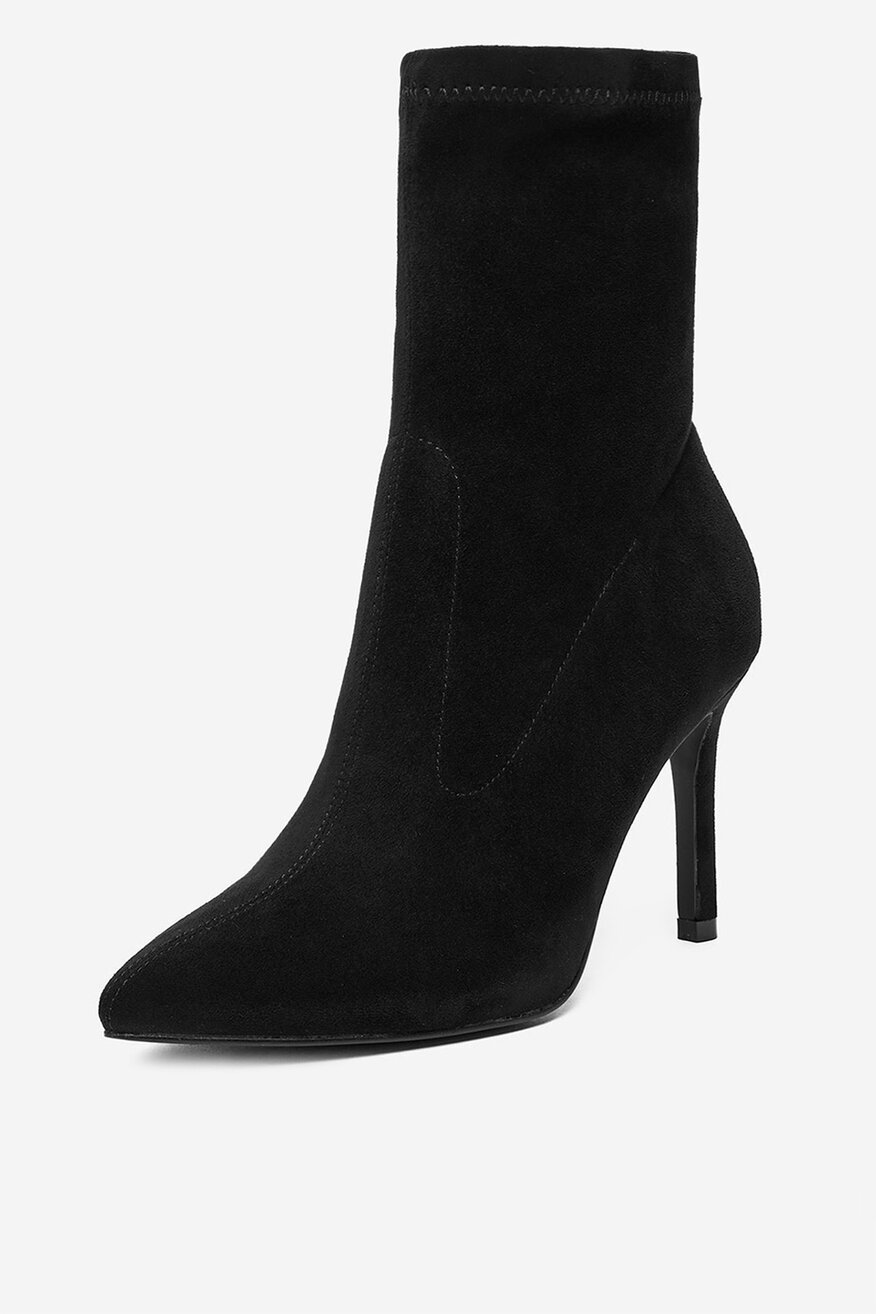 
                Kratke čizme Jenny CRNA - 5906751446287