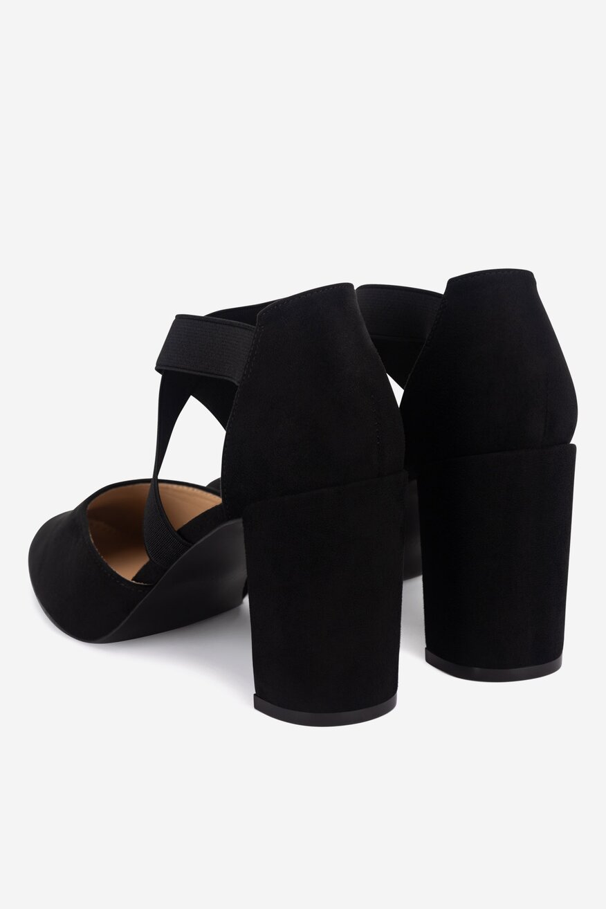 
                Körömcipő Clara Barson FEKETE - 5905588710646