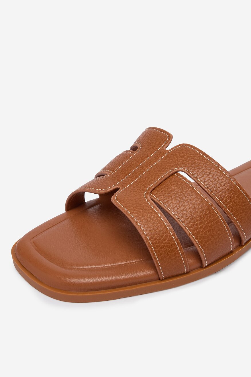 
                Шльопанець Jenny ВЕРБЛЮЖИЙ - 5906751716083