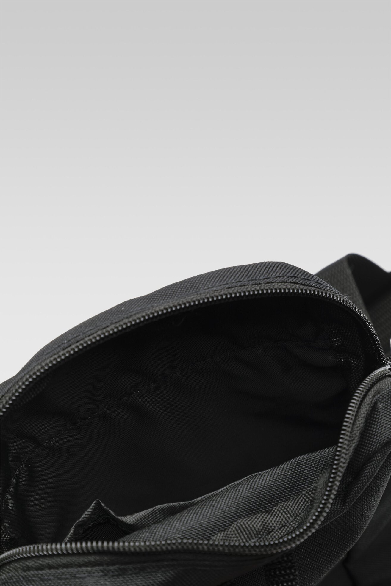 Teen torba adidas LINEAR ORG GN1948 CRNA
