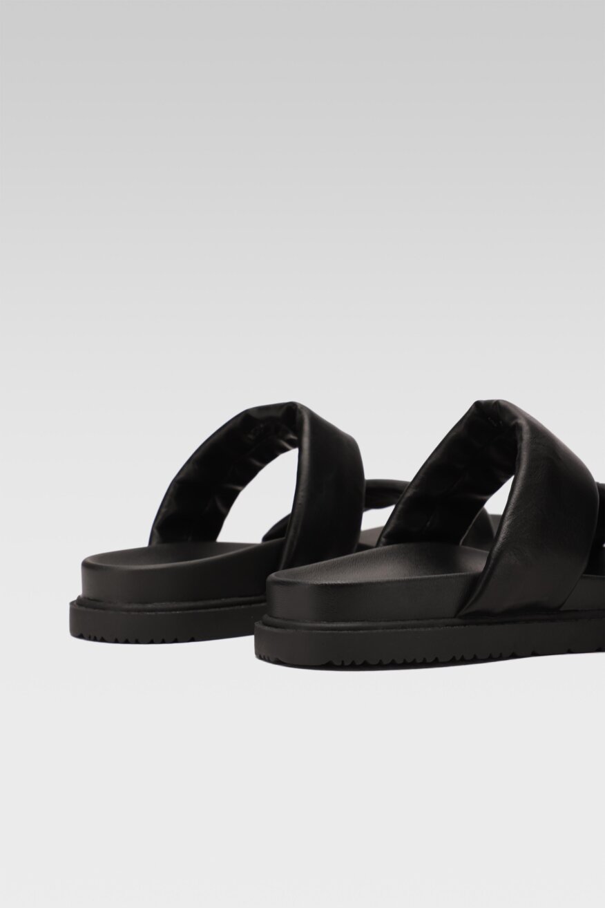 
                Jenny Fairy - Klapki czarne - 5903698672250