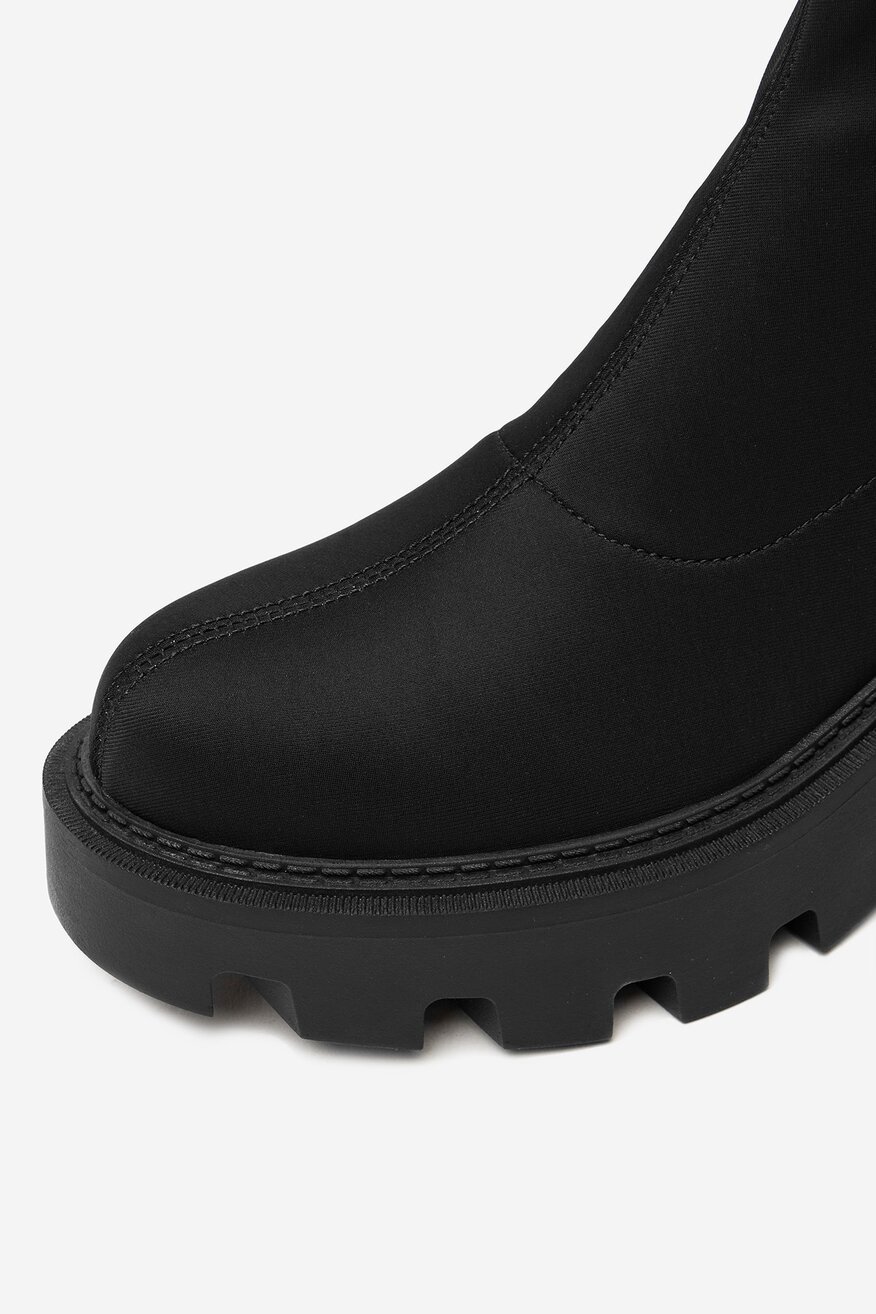 
                Боти DeeZee ЧЕРЕН - 5904410906318