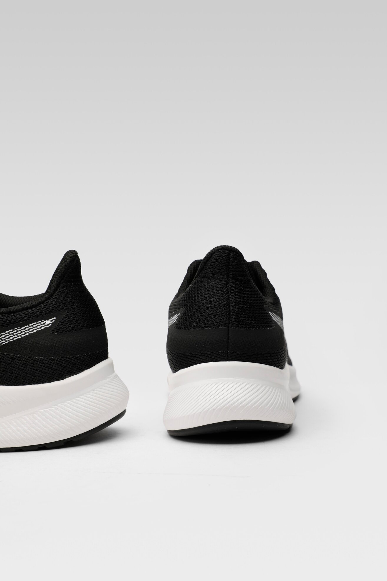 Obuwie sportowe ASICS PATRIOT 13 1011B485-001 Czarny