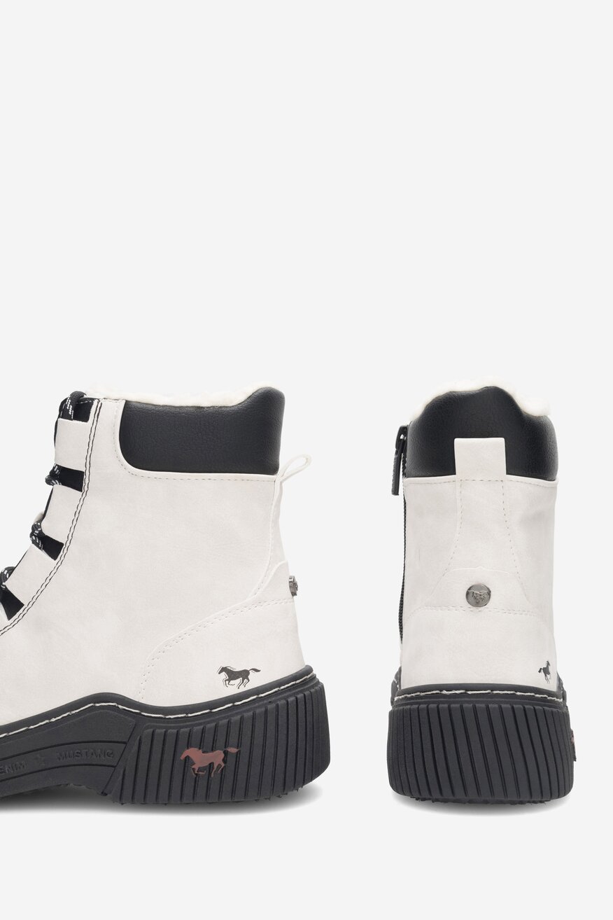 
                Боти Mustang БЯЛ - 5905588863274