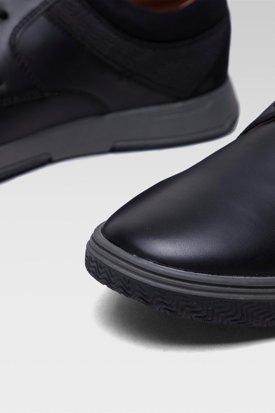 
                Lanetti - Półbuty czarne sznurowane - 5904248109882