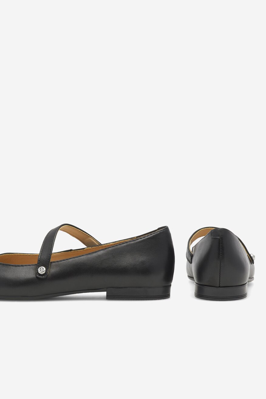 
                Балетки Lasocki ЧОРНИЙ - 5905588390329