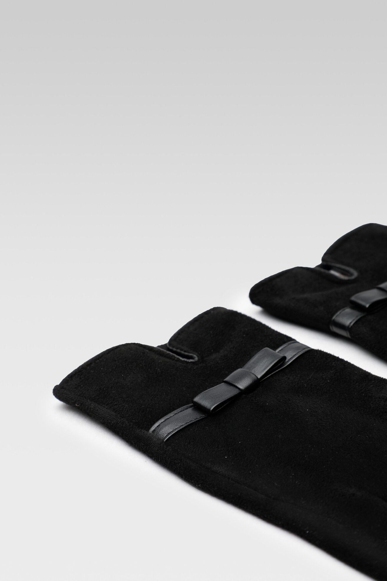 Rękawiczki damskie ACCCESSORIES 1W6-030-AW22 Czarny