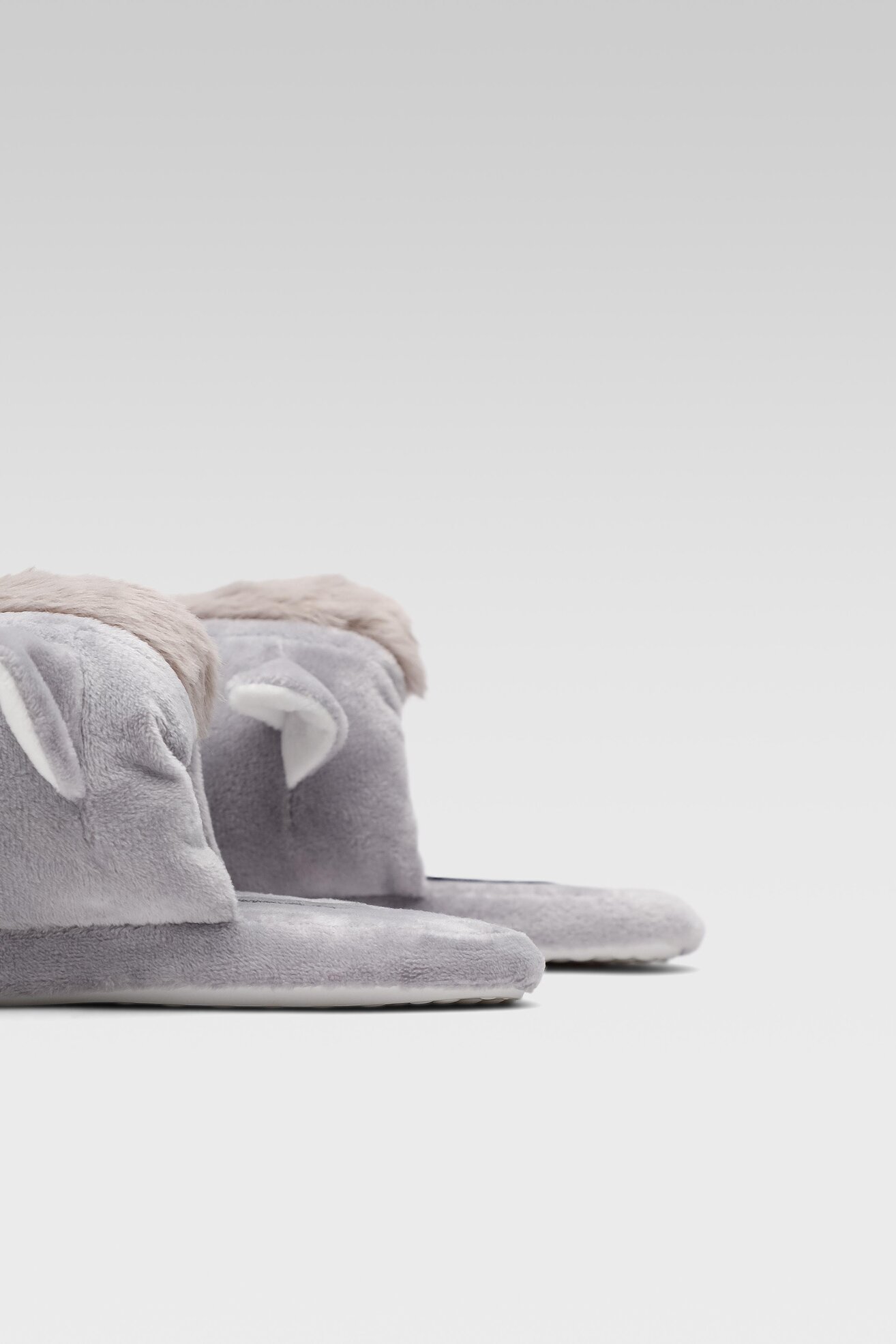 Kapcie Action Boy B75022 Szary