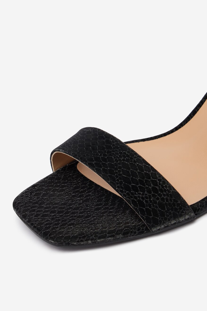 
                Sandale DeeZee NEGRU - 5906751661871