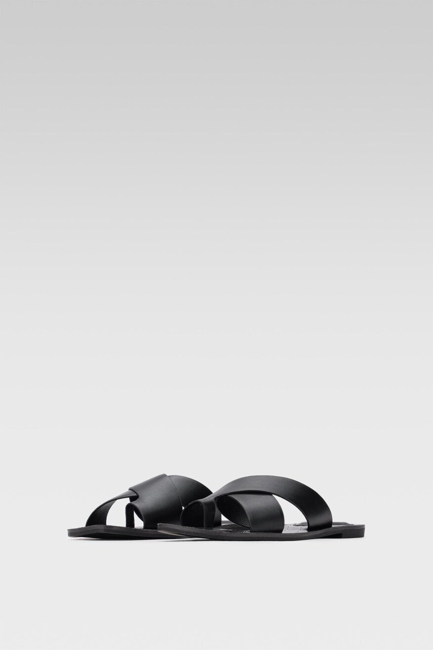 
                Jenny Fairy - Klapki czarne - 5903698654737