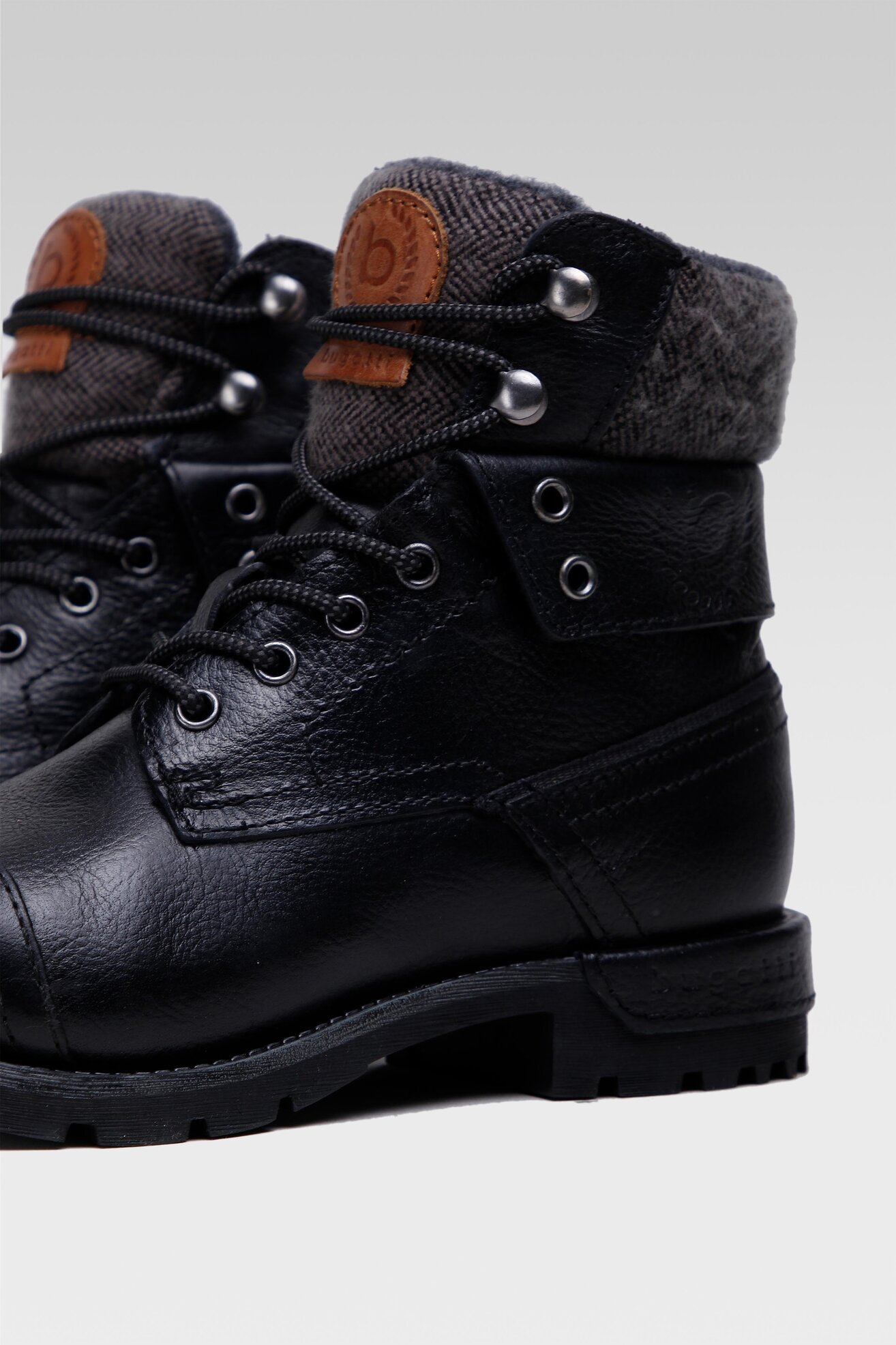 Trzewiki Bugatti 325-6113A-2200-1000 Czarny