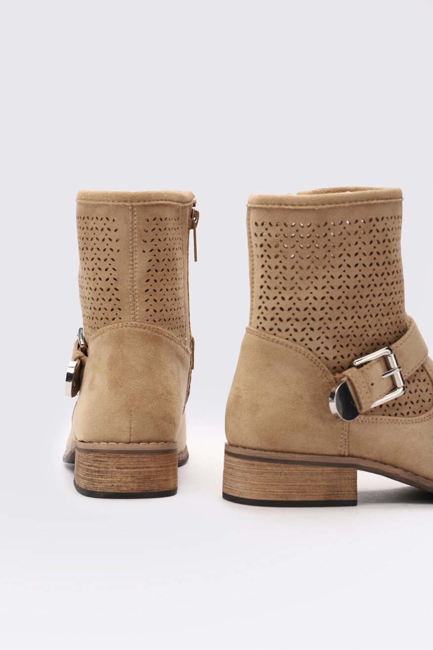 
                Clara Barson - Botki z aplikacją beżowe - 5903698281018