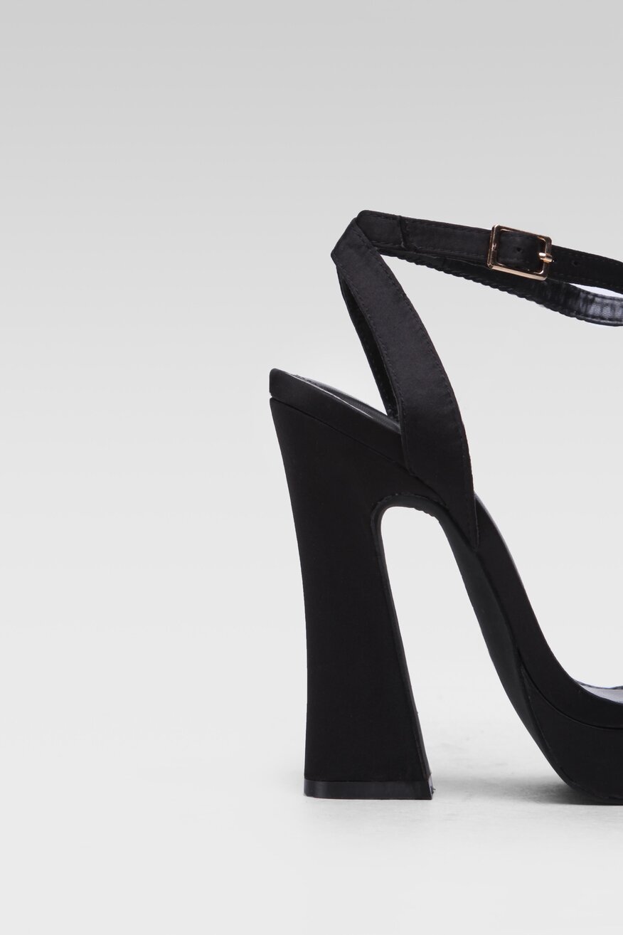 
                Сандали DeeZee ЧЕРЕН - 5904862398372