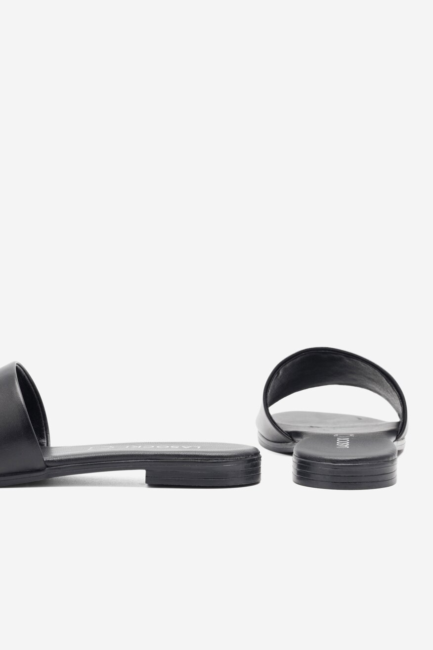 
                Flip-flop Lasocki FEKETE - 5905588485391