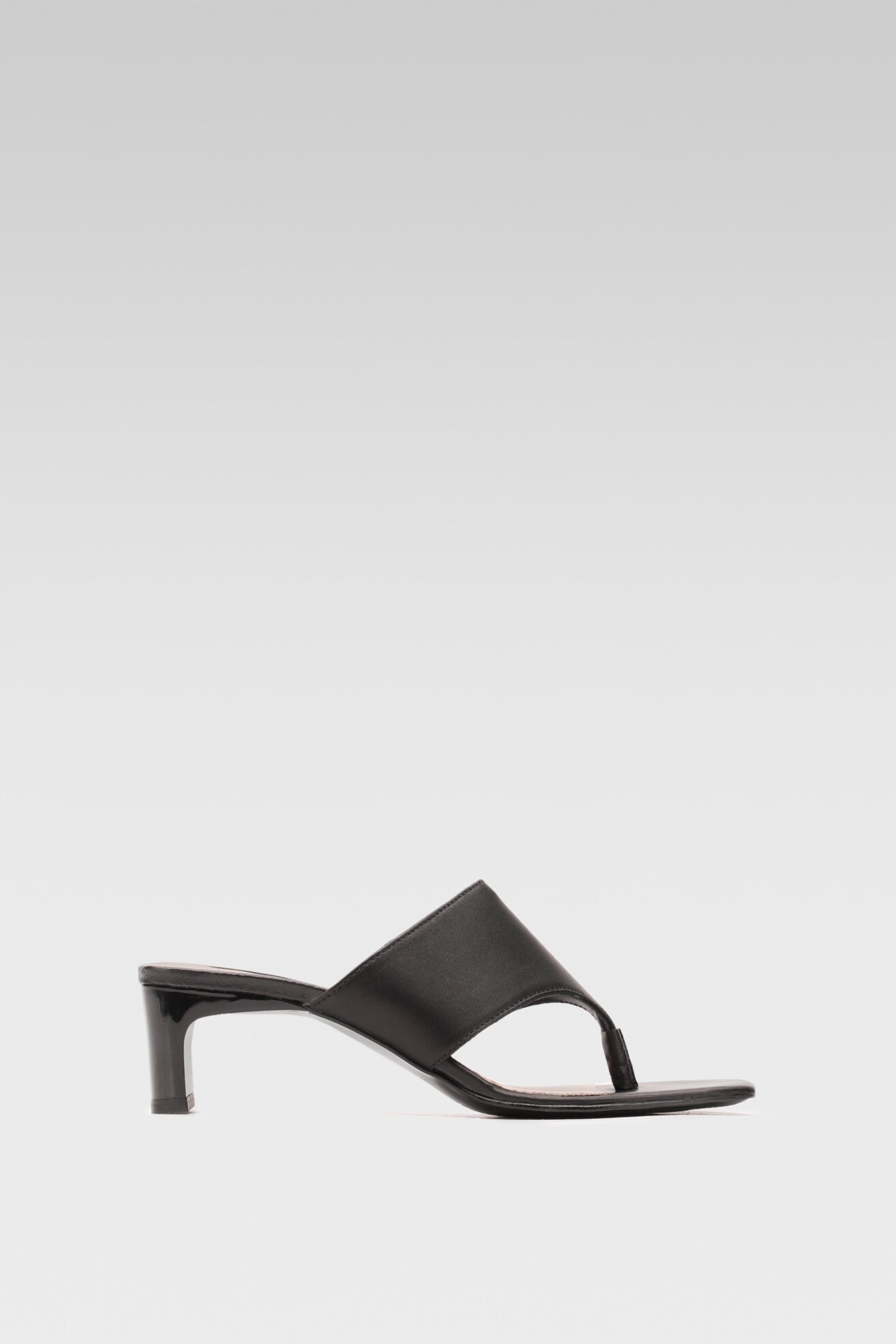 Klapki Gino Rossi P821 Czarny