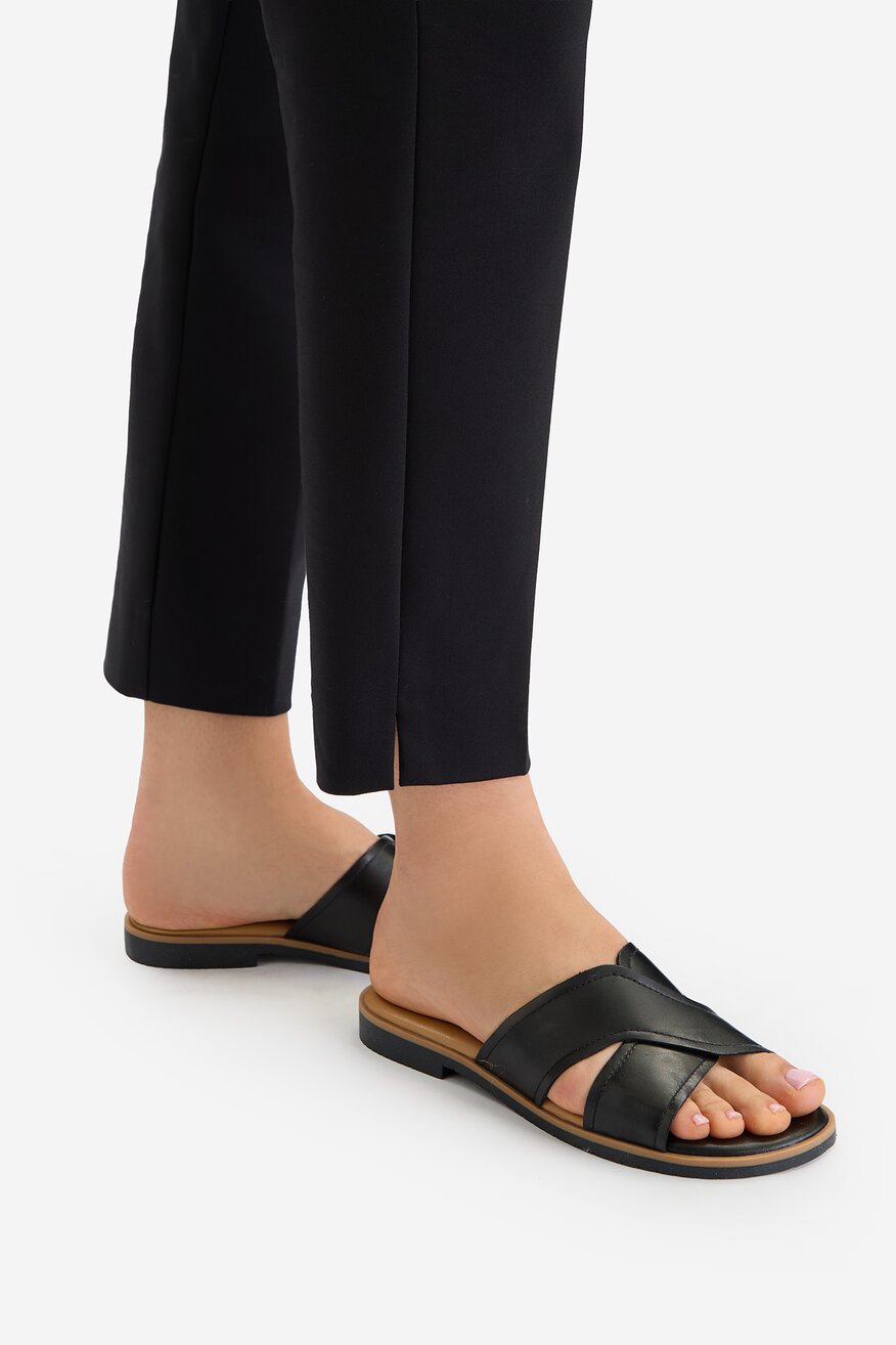 
                Lasocki - Klapki skórzane - 5906751733608