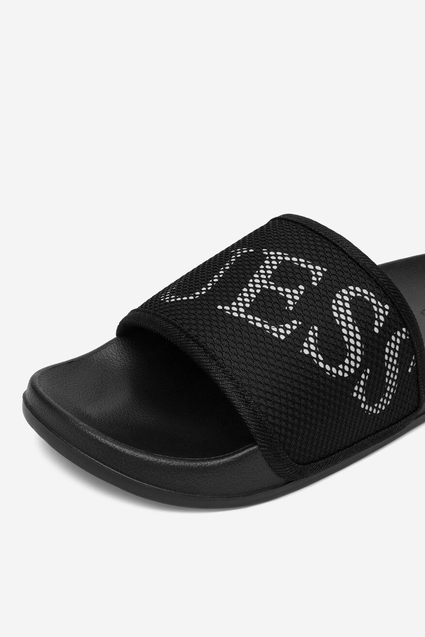 
                Шльопанець для басейну GUESS ЧОРНИЙ - 5907964011651