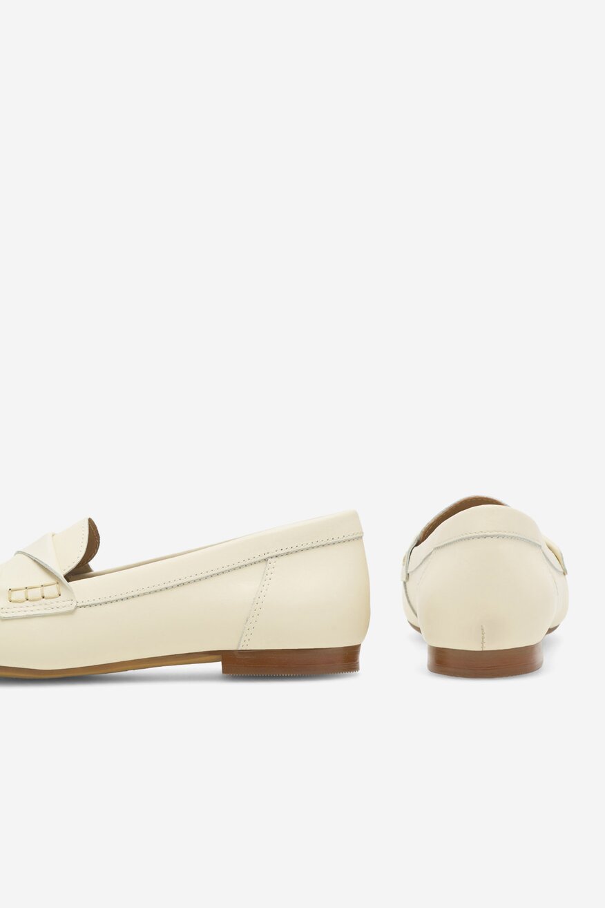 
                Мокасини Gino Rossi СЛОНОВА КОСТ - 5905588479376