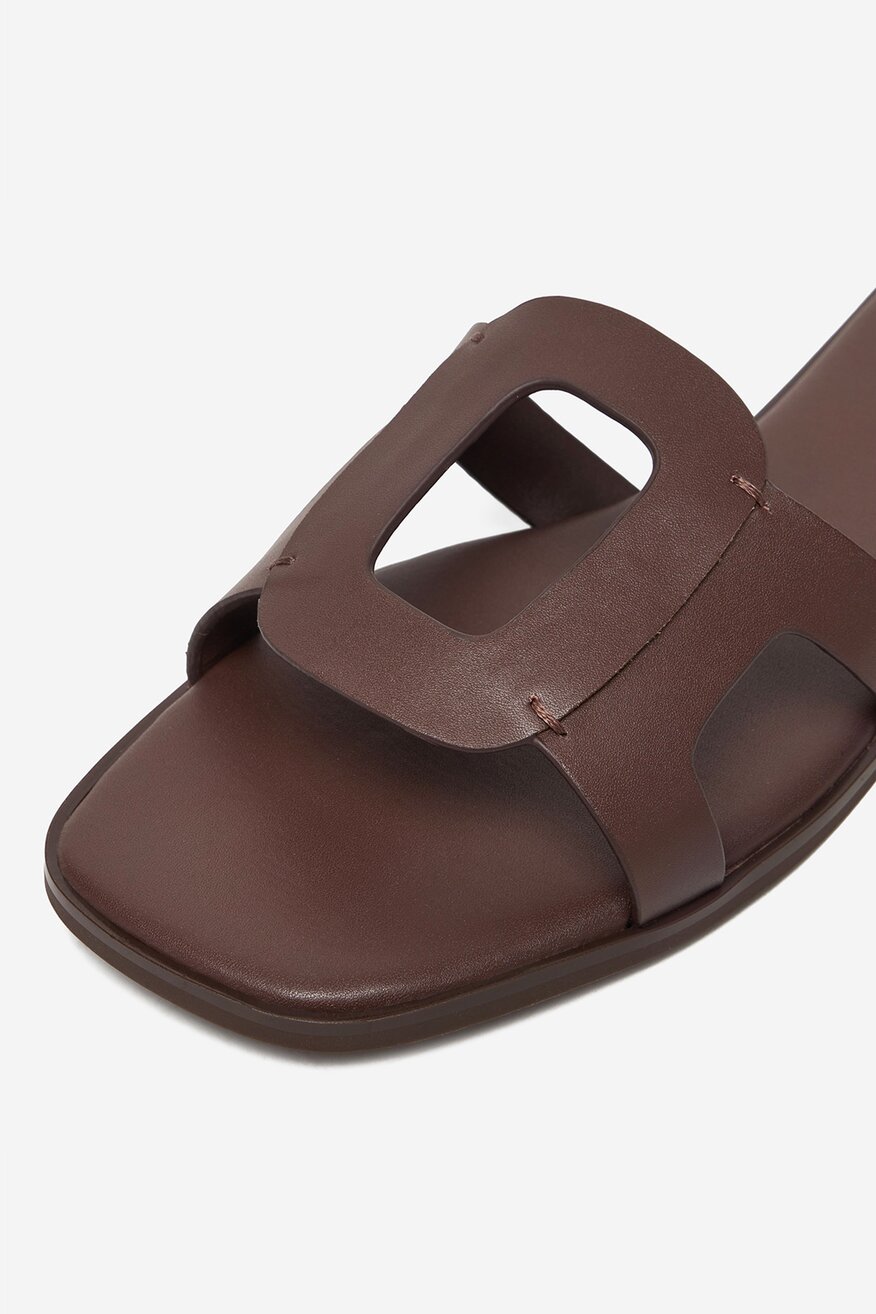 
                Шльопанець Gino Rossi ТЕМНО-КОРИЧНЕВИЙ - 5906751843758