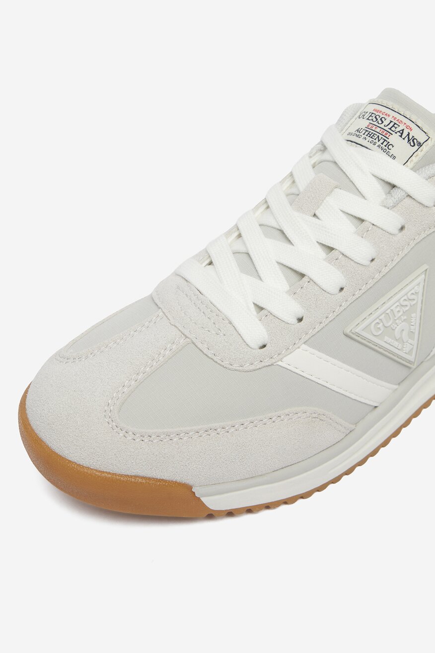 
                Кросівки GUESS JEANS СІРИЙ - 5907964099727