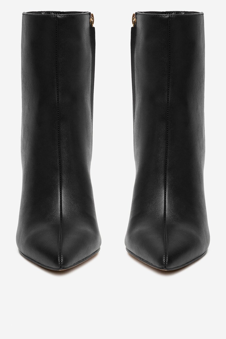 
                        Боти NINE WEST CEO-HANA-01 ЧЕРЕН - 5906751399330