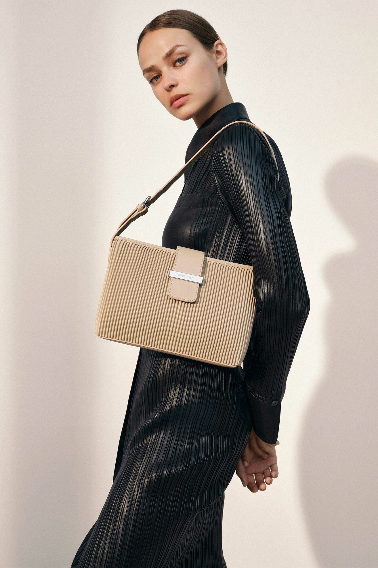 Geantă de mână Gino Rossi CSN5340 BEJ