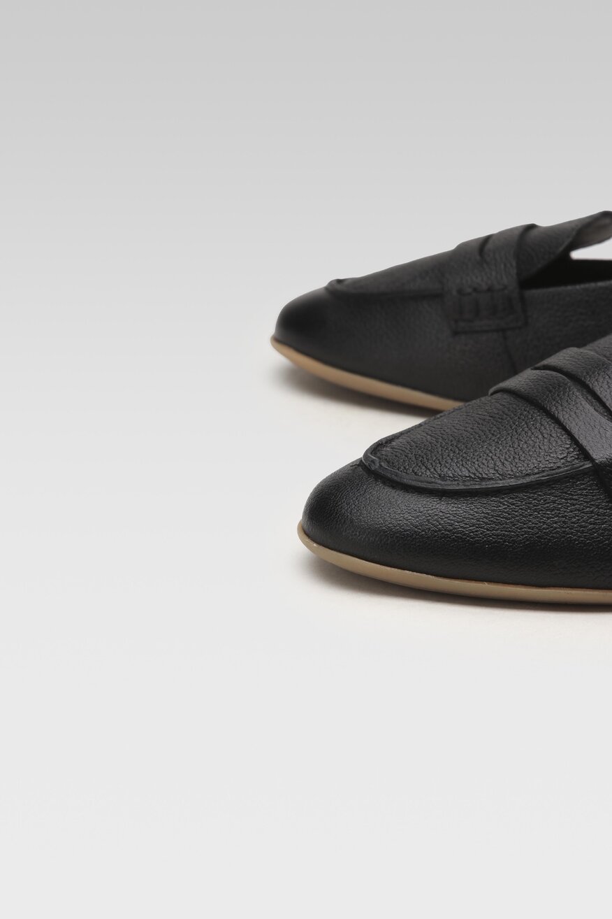 
                Sarah Karen - Mokasyny skórzane - 5904862756431