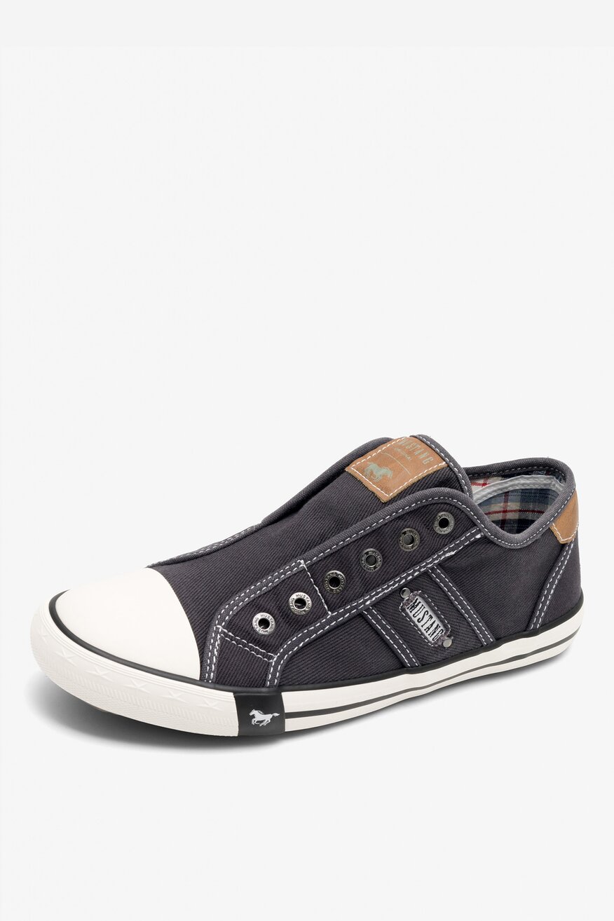 
                Mustang - Trampki czarne - 5904862667270