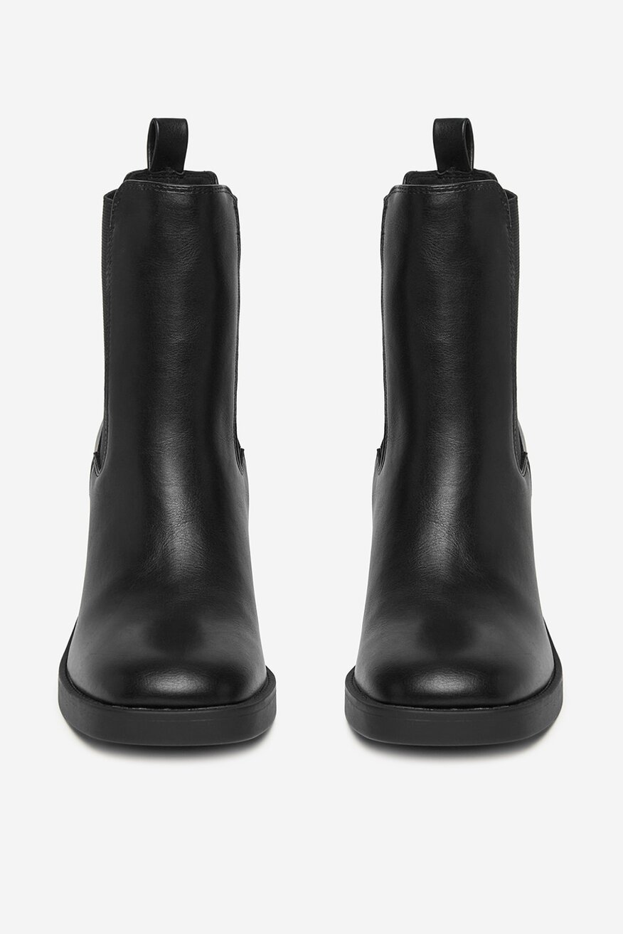 
                Боти Jenny ЧЕРЕН - 5906751346457