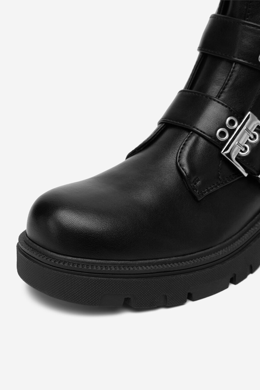 
                Боти DeeZee ЧЕРЕН - 5904410914023