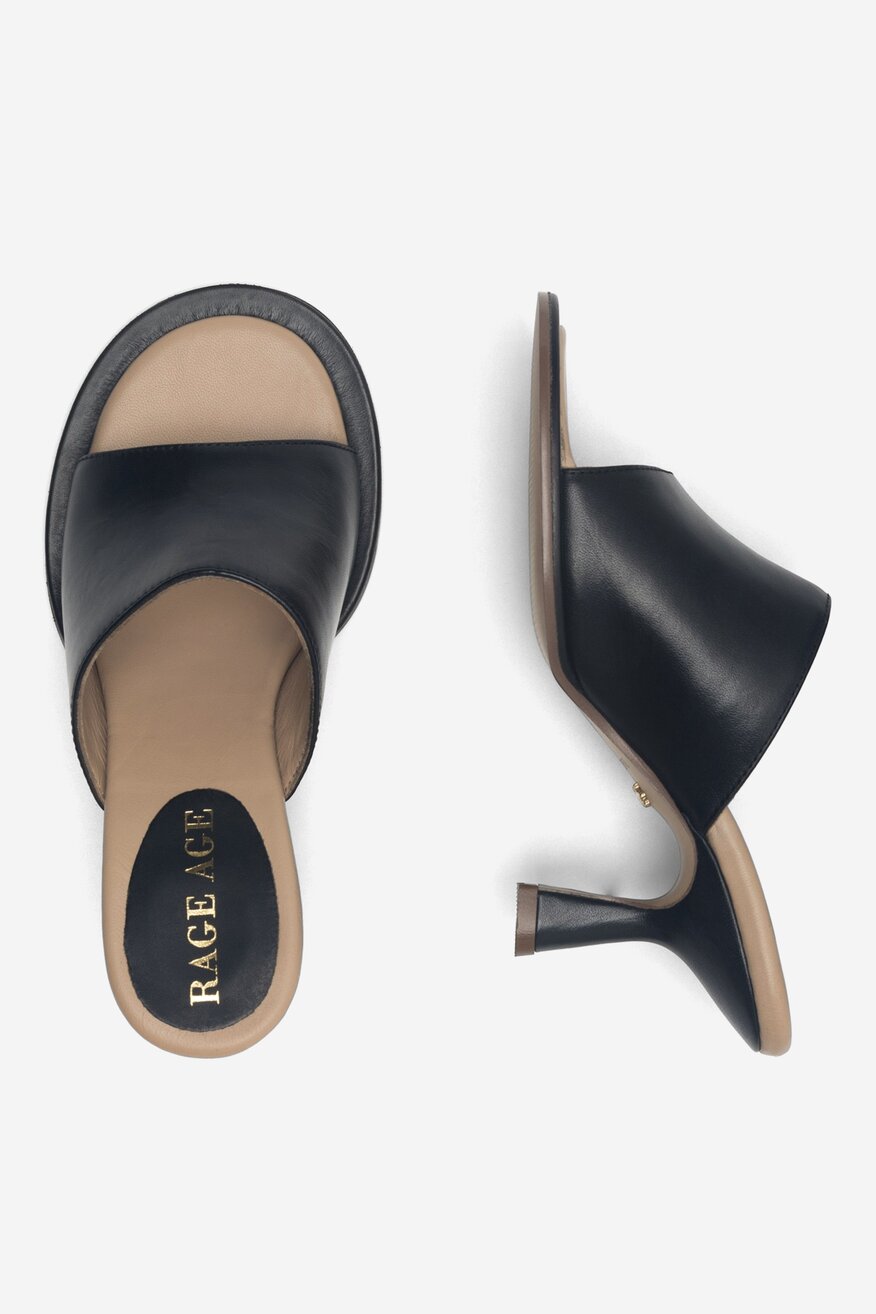 
                RAGE AGE - Skórzane klapki czarne - 5904862797045