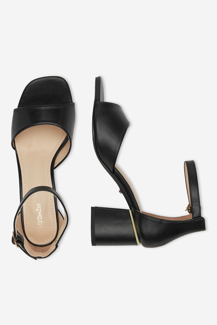 
                DeeZee - Sandały na słupku - 5906751094860