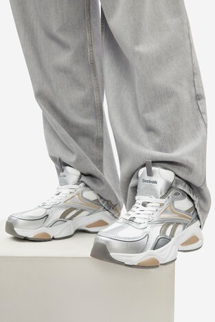 Кросівки спортивні Reebok CHARGE AR30246WSWT СІРИЙ