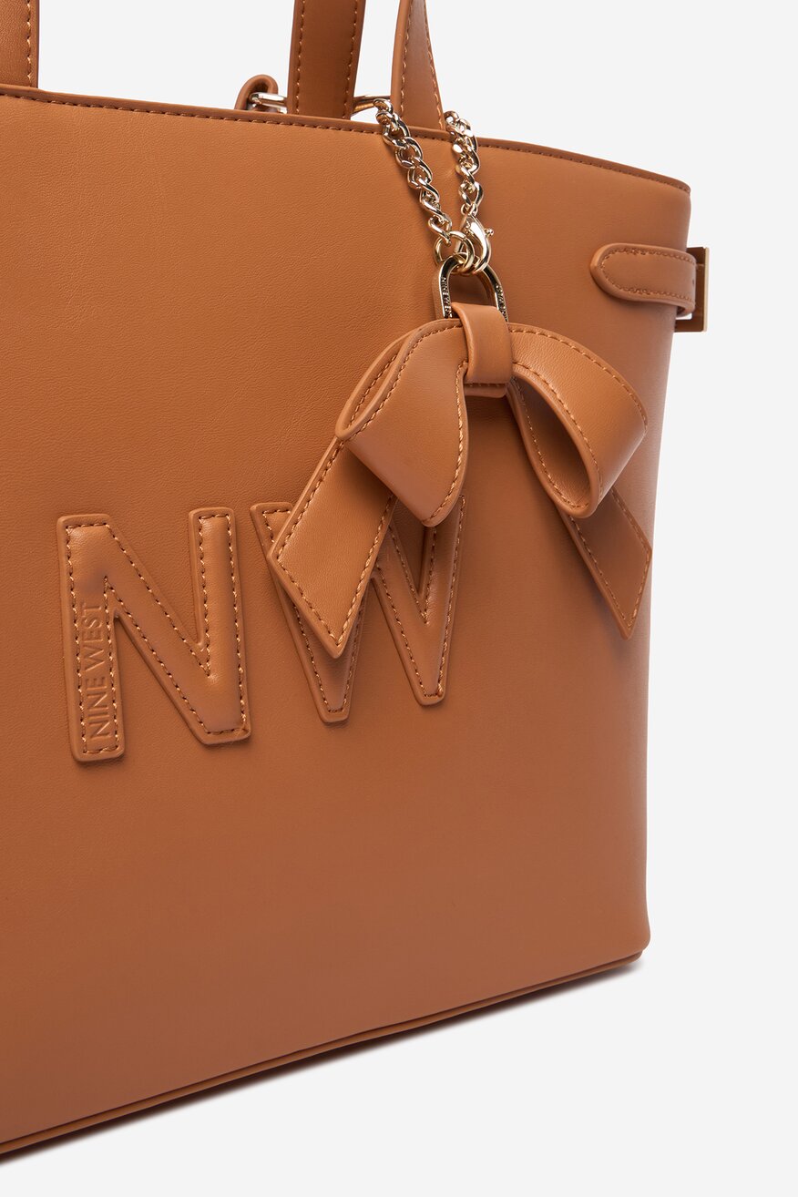 
                Дамска чанта NINE WEST КАМЕЛ - 5906751545171