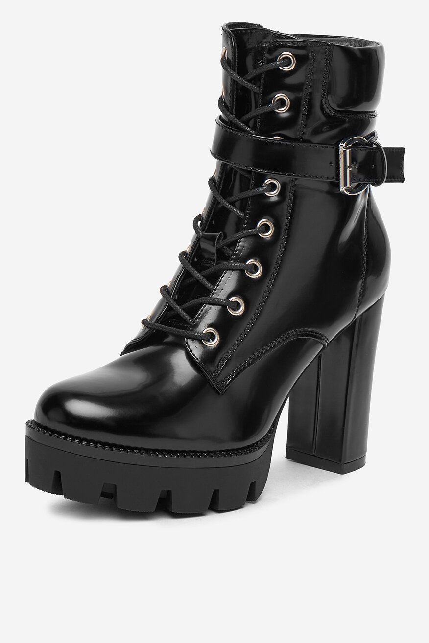 
                Боти DeeZee ЧЕРЕН - 5904410589375