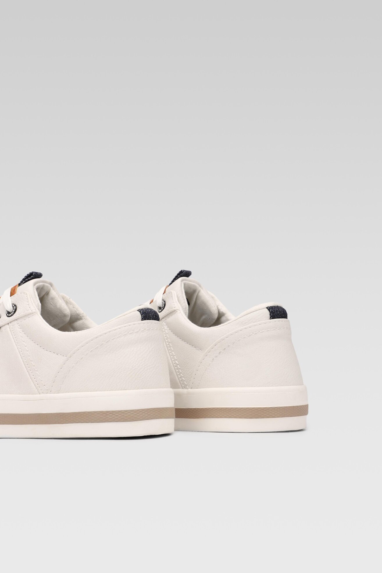 Półbuty Wrangler WM11121M Biały