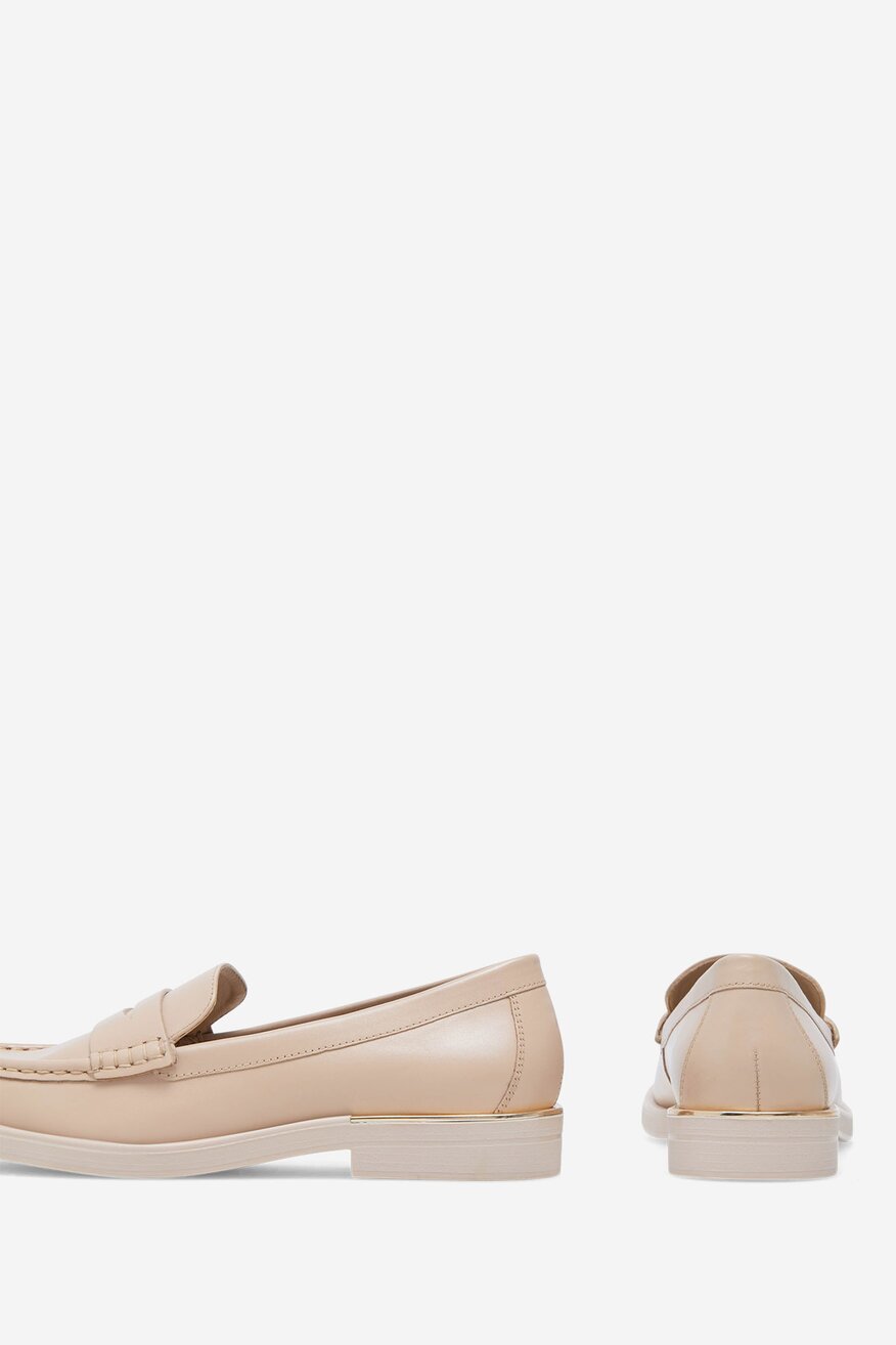 
                Мокасини Gino Rossi БЕЖОВ - 5905588403647