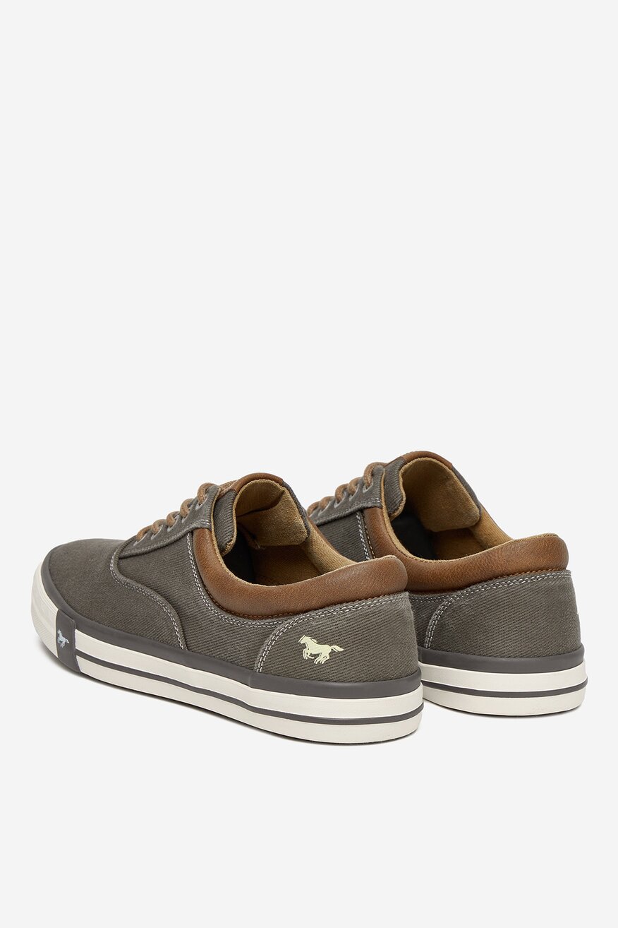 
                Mustang - Trampki - 5903419833359