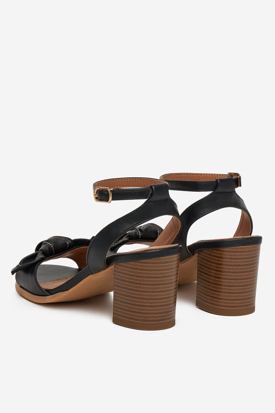 
                Сандалі Clara Barson ЧОРНИЙ - 5906751053836