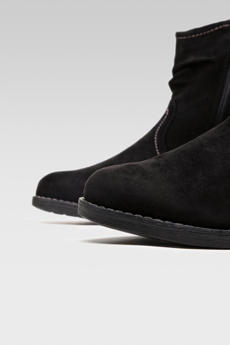 
                Clara Barson - Botki czarne z suwakiem - 5904248022112