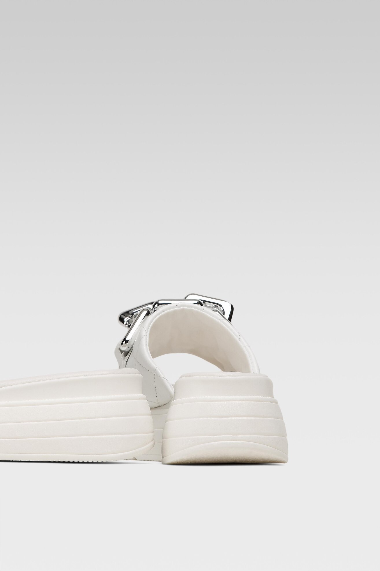 Klapki Lasocki ARC-4884-02 Biały