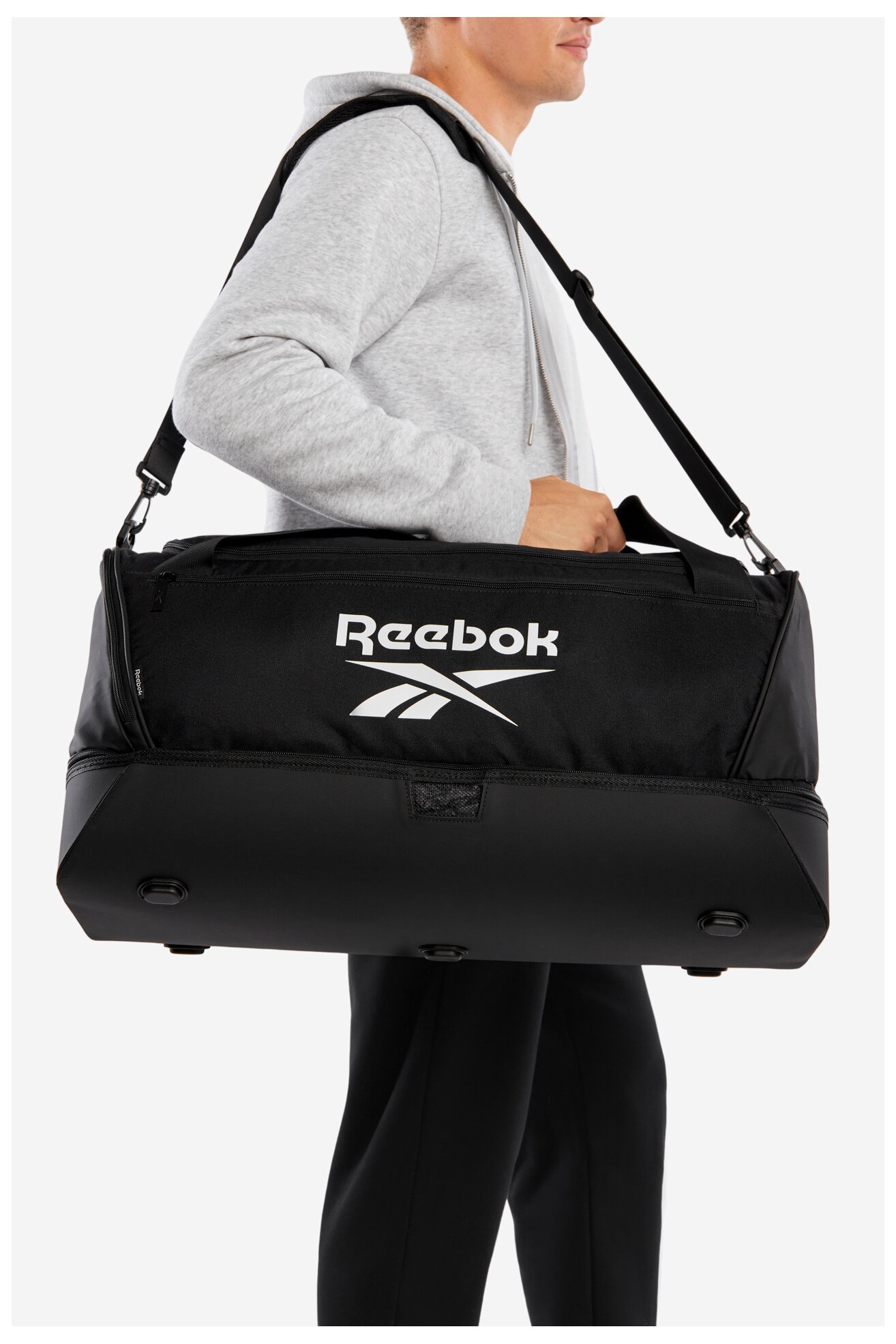 Utazó táska Reebok RBK-011-CCC-05 FEKETE