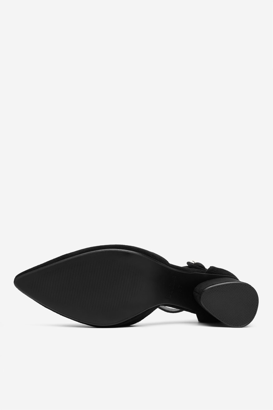 
                Körömcipő DeeZee FEKETE - 5906751933794