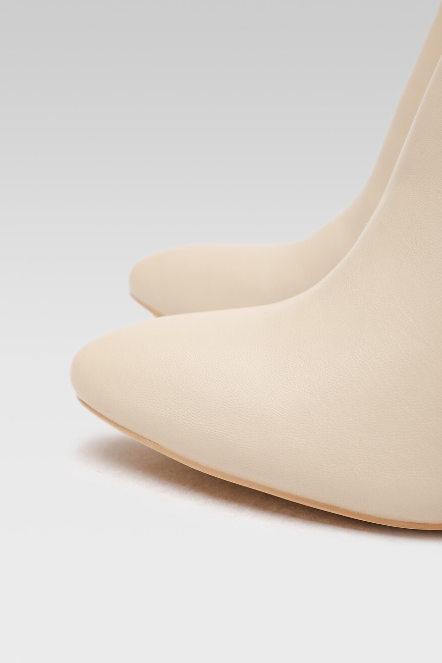 
                DeeZee - Kozaki na słupku - 5904862161570