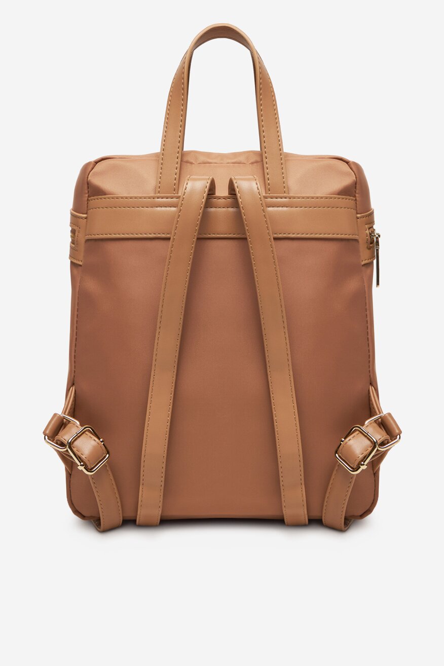 
                Beverly Hills Polo Club - Średni plecak miejski - 5904862876580