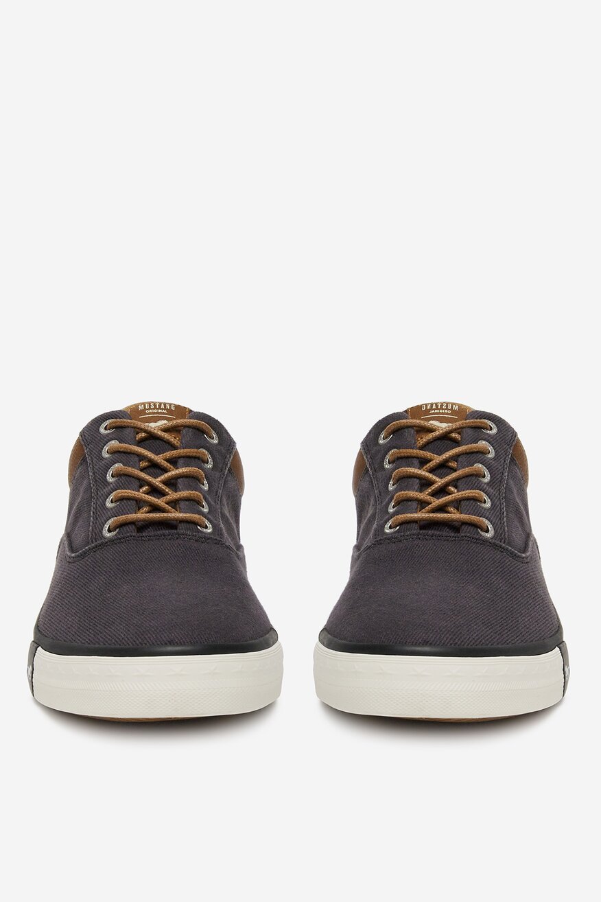 
                Mustang - Trampki - 5903419833427