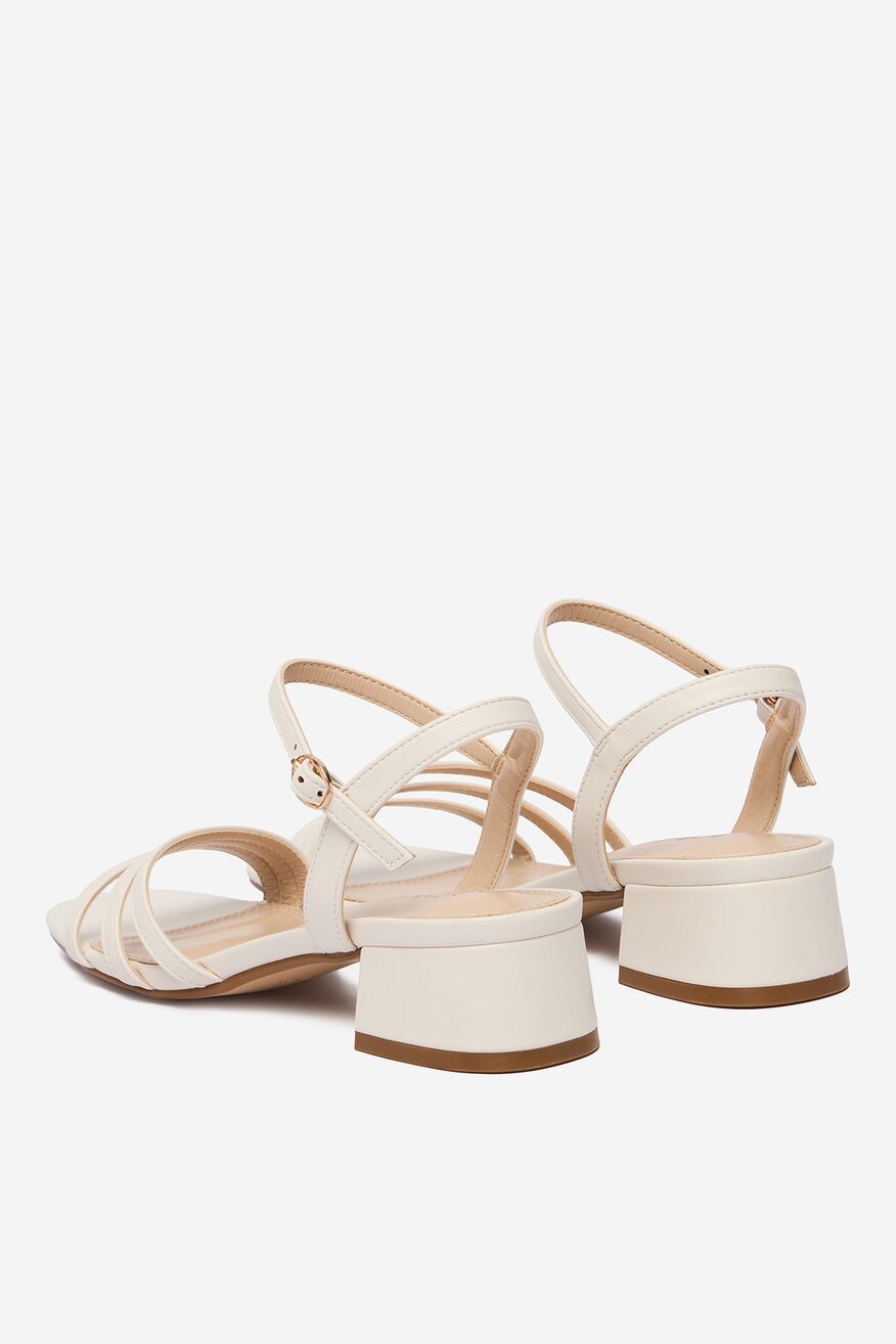 
                Сандали Jenny БЕЖОВ - 5906751709139